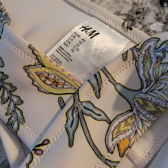 Brand New H&M Bikini - Picture 6 of 6